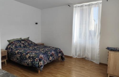 Noyen-sur-Sarthe House | Maison 2 chambres au coeur de Noyen