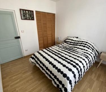 Noyen-sur-Sarthe House | Maison 2 chambres au coeur de Noyen
