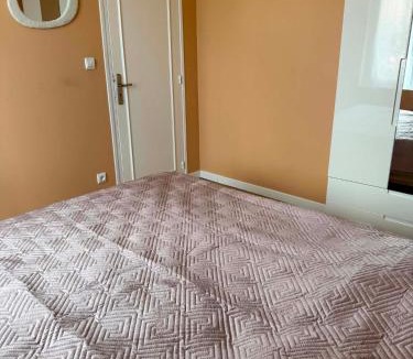 Saran House | Maison 2 chambres avec jardin et parking privatif