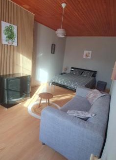 Saint-Bonnet-sur-Gironde House | maison 2 chambres au calme