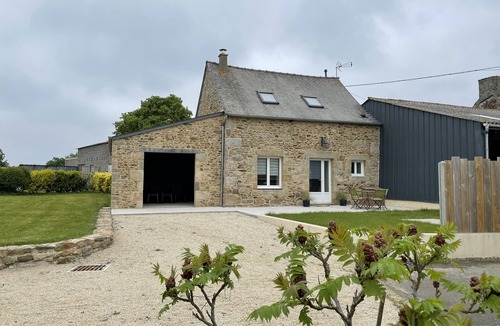 Saint-Lormel House | Maison 2 Proche de la mer