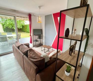 Sainte-Jamme-sur-Sarthe Apartment | Maison - 25 Minutes circuit 24h - 6 pers