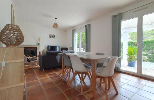 La Faute-sur-Mer House | Maison 3 étoiles Clévacances à La Faute-sur-Mer, proche plage, jardin et garage - FR-1-476-159