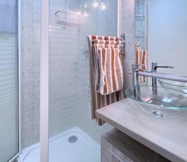 Colombier-Saugnieu Apartment | Maison 3 appartements