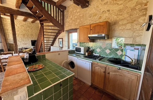 Beaumont-en-Veron House | Maison 3 Chambres et 3 Salles de Bains