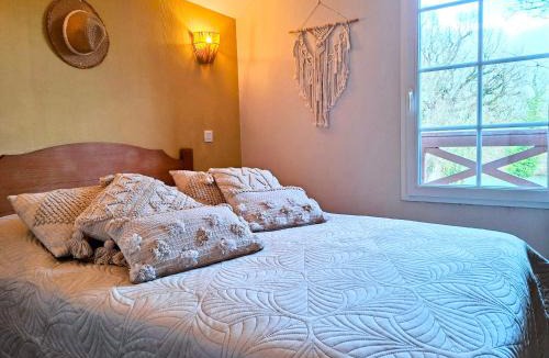 Monflanquin House | Maison 3 chambres - 6-8 personnes - piscine chauffée - jacuzzi - internet - parking - Idéal familles & pros