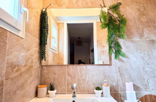 Monflanquin House | Maison 3 chambres - 6-8 personnes - piscine chauffée - jacuzzi - internet - parking - Idéal familles & pros