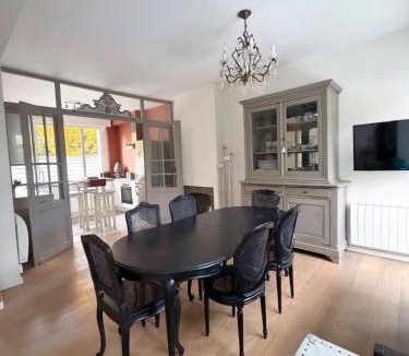 Marcq-en-Baroeul House | Maison 4 chambres avec jardin Marcq & Lille