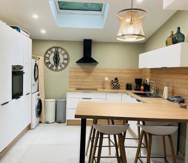 Croix Apartment | Maison 4 chambres Croix