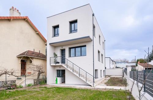 Cachan Apartment | Maison 5 chambres et dépendance T2 - avec jardin - Proche Paris