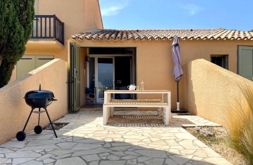 Fitou Apartment | Maison 5 pers - vue étang - nature - piscine