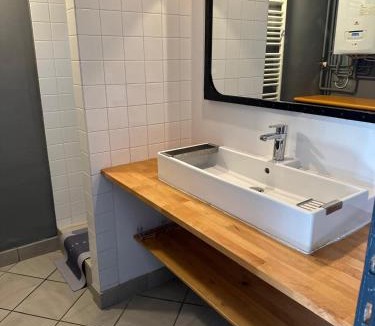 Bourgoin-Jallieu House | Maison 6 ch avec jacuzzi hyper centre Terrasse