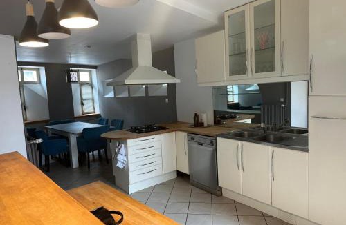 Bourgoin-Jallieu House | Maison 6 ch avec jacuzzi hyper centre Terrasse