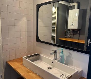 Bourgoin-Jallieu House | Maison 6 ch avec jacuzzi hyper centre Terrasse