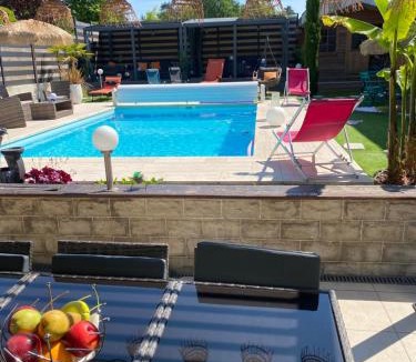Saran House | Maison 9 pers avec piscine chauffée jacuzzi proche orleans