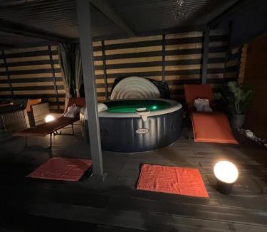 Saran House | Maison 9 pers avec piscine chauffée jacuzzi proche orleans