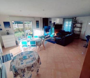 Saint-Germain-sur-Ay House | Maison a 400 m de la mer