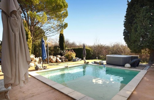 Entraigues-sur-la-Sorgue House | Maison avec piscine privée