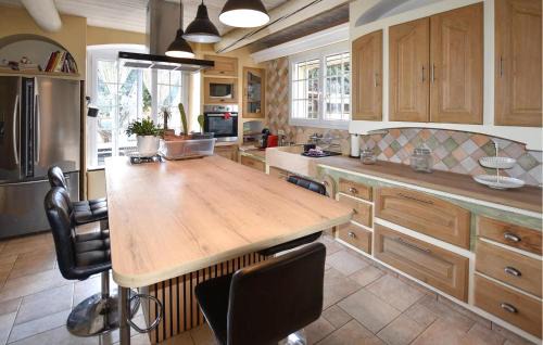 Entraigues-sur-la-Sorgue House | Maison Avec Piscine Privée