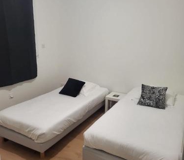 Saint-Jean-de-Thurigneux House | MAISON A