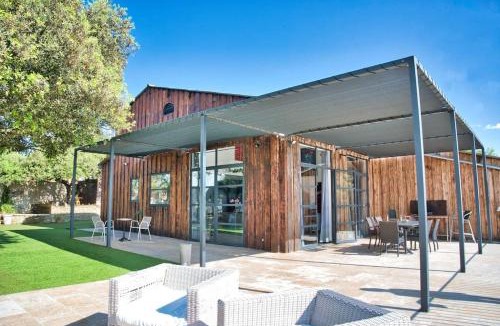 Saint-Quentin-la-Poterie Villa | Maison atypique avec piscine "le loft 248"
