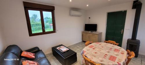 Flayat House | maison a la campagne avec piscine