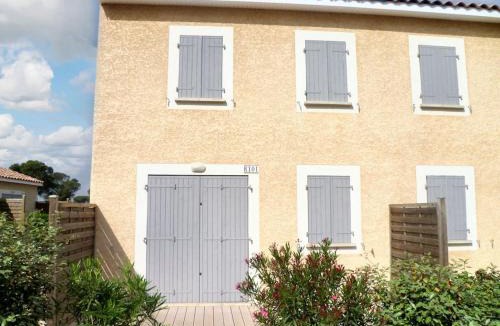 Calvisson House | Maison accueillante à Calvisson avec piscine et terrasse
