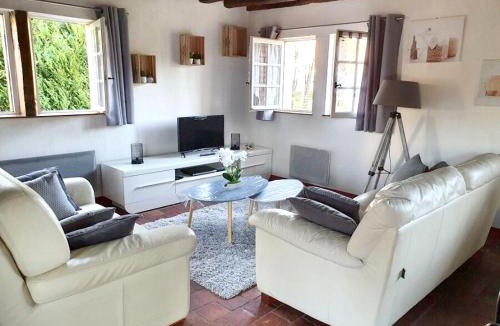 Salbris House | Maison accueillante à Salbris avec jardin clos et terrasse.