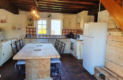 Salbris House | Maison accueillante à Salbris avec jardin clos et terrasse.