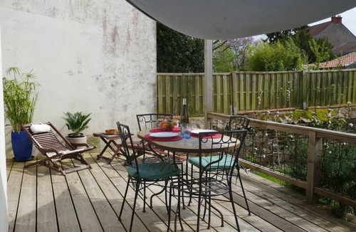 La Montagne House | Maison Ancienne Avec Jardin, un Havre de Paix