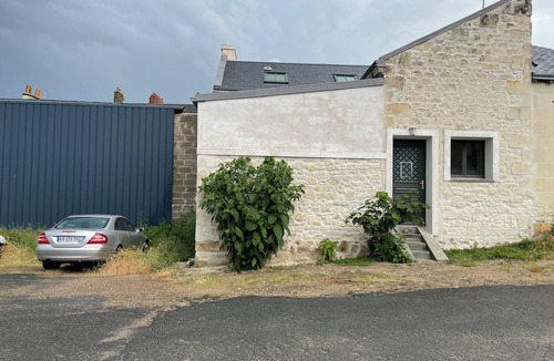 Chinon House | Maison Ancienne - Jardin Clos Paisible- 2,5 Chambres