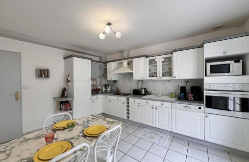 Sille-le-Philippe House | Maison Angelo - Piscine - Jardin - 6p