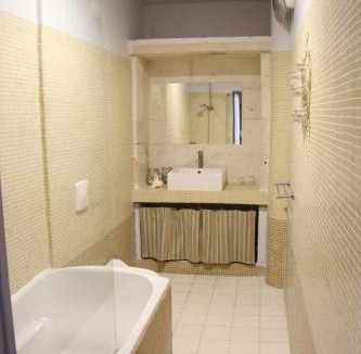 Barjac House | Maison Anila