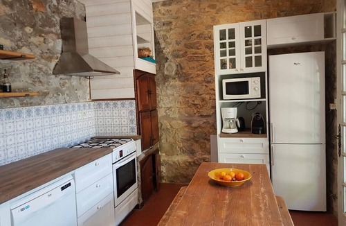 Chandolas House | Maison ardéchoise en pierre avec piscine privée, jardin, et vue sur les Cévènnes