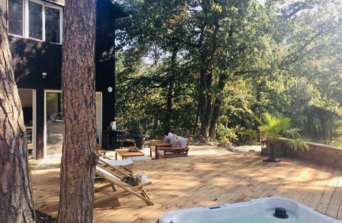 Maisse House | Maison atelier d'artiste dans les arbres and jacuzzi, 50 km from Paris