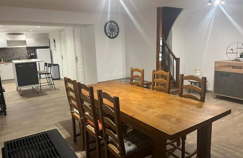 Serans House | Maison au Bord de L'orne Dans un Cadre Verdoyant