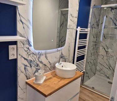 Belleu House | Maison Au Beau Regard