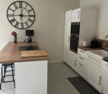 Saint-Jean-le-Blanc Apartment | Maison au bord de la Loire