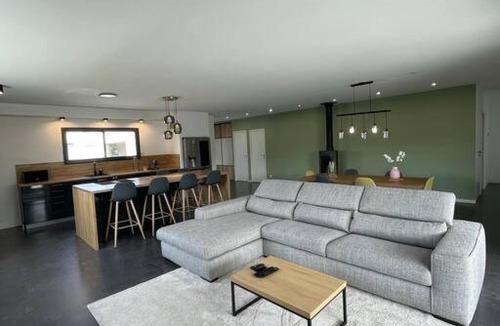 Veauchette Villa | Maison au bord de Loire