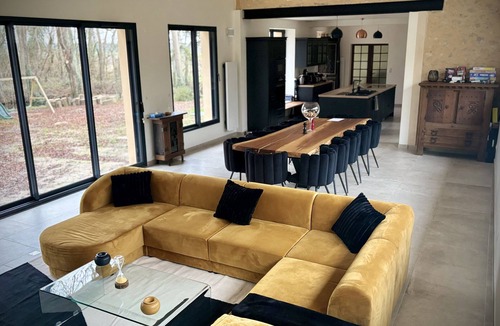 Montbarrois Villa | Maison au Cœur de la Forêt