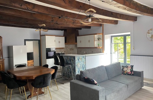 Pressac House | Maison au Cœur de la Ferme