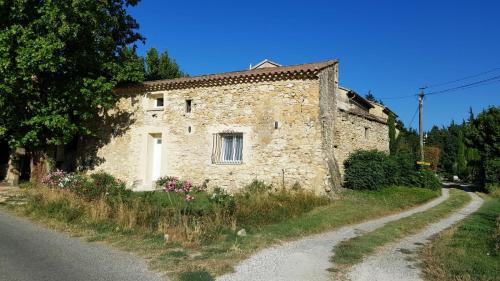 Caderousse Apartment | Maison au calme en campagne sans ménage à faire