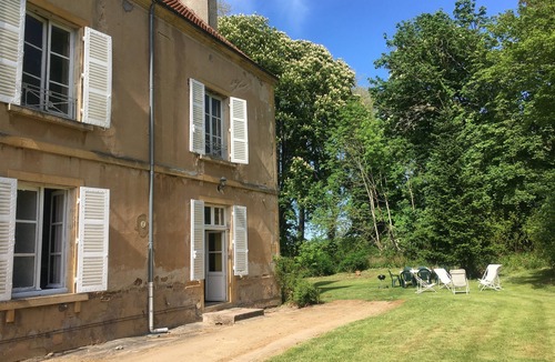 Le Donjon House | Maison au Calme