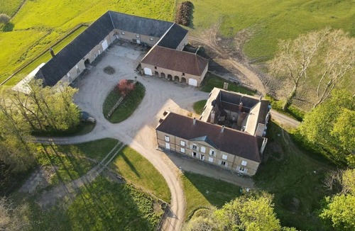 Le Donjon House | Maison au Calme