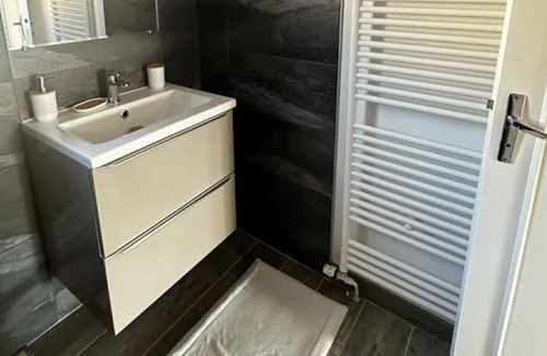 Poligny House | Maison au Calme Idéal Pour les Familles et Animaux