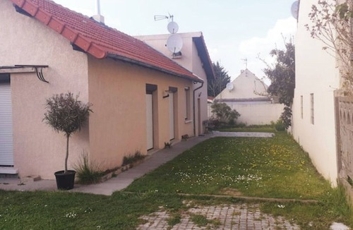 Chelles House | Maison au Calme Proche Disney