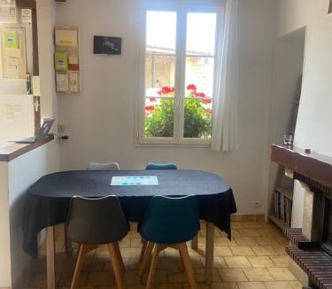 Pouancay House | Maison au carrefour des terroirs