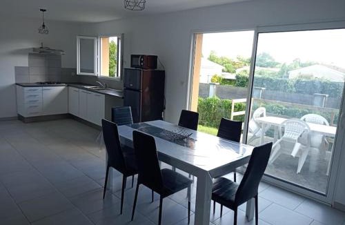 Cussac-Fort-Medoc House | Maison au coeur des vignes