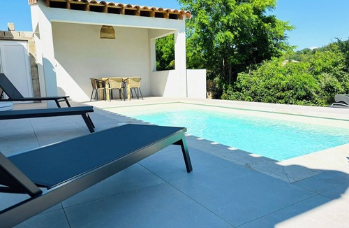 Saint Michel d'Euzet House | Maison au Calme Avec Piscine