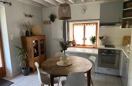 Jouy-le-Potier Ski Chalet | Maison au milieu des bois et des animaux